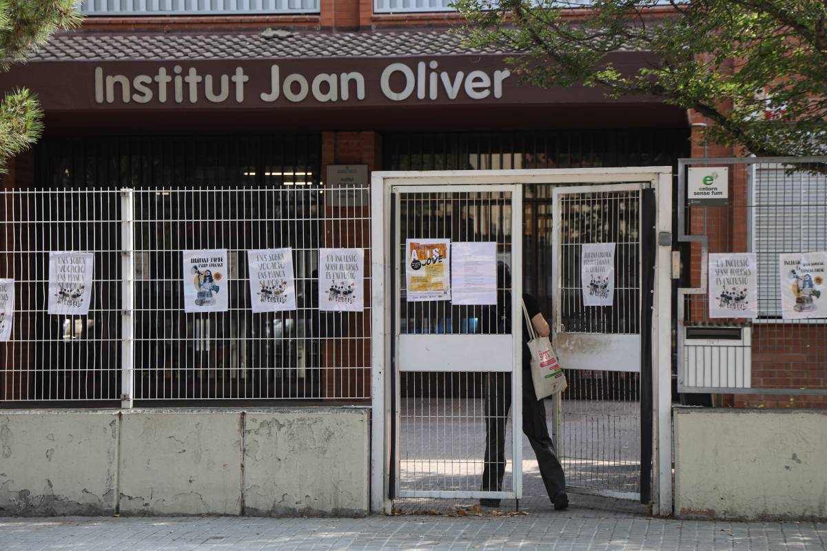 Queixes entre famílies del nord per una trentena d'alumnes sense plaça a l'institut Joan Oliver: 