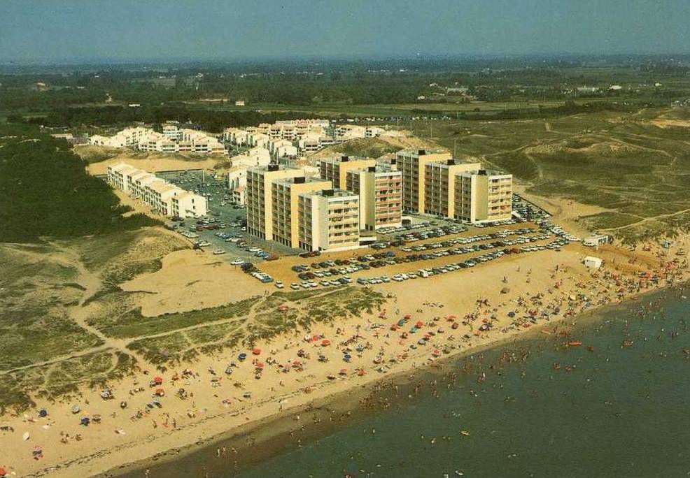 Vista aèria del complex de Merlin-Plage - @Memoire2cite