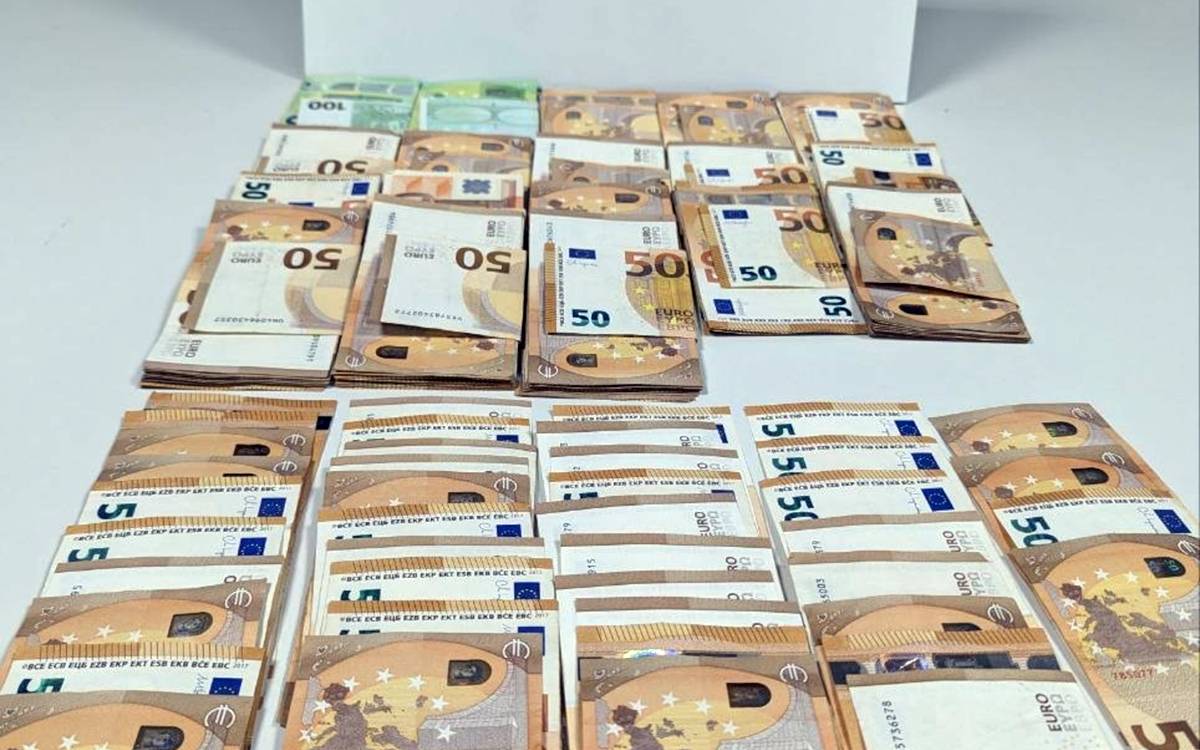 Detinguda a Sallent per estafar més de 13.500 euros a un home
