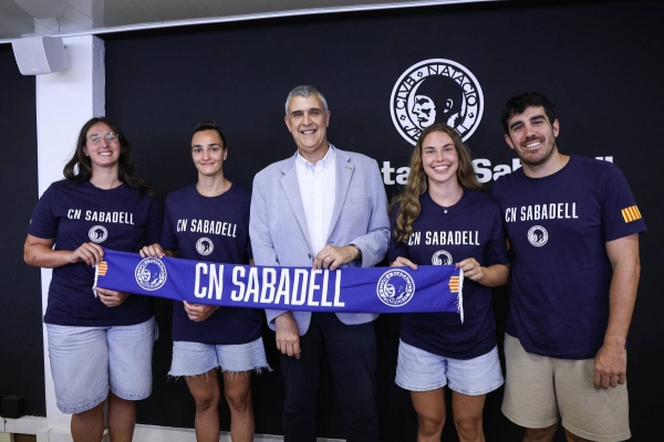 Triple presentació de waterpolistes nacionals a l'Astralpool CN Sabadell: 