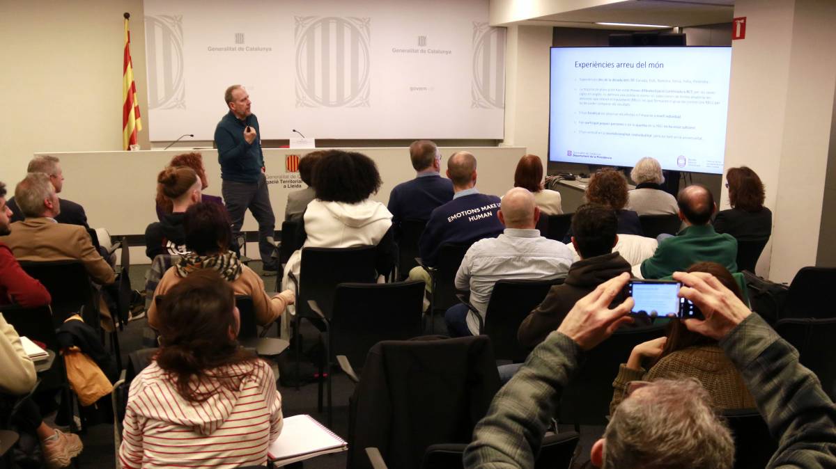 L'exdirector de l'oficina de la renda bàsica acusa el Govern de «desmantellar» el projecte