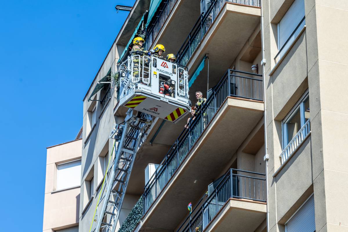 Intervenció dels Bombers a la Creu Alta - Juanma Peláez Intervenció dels Bombers a la Creu Alta