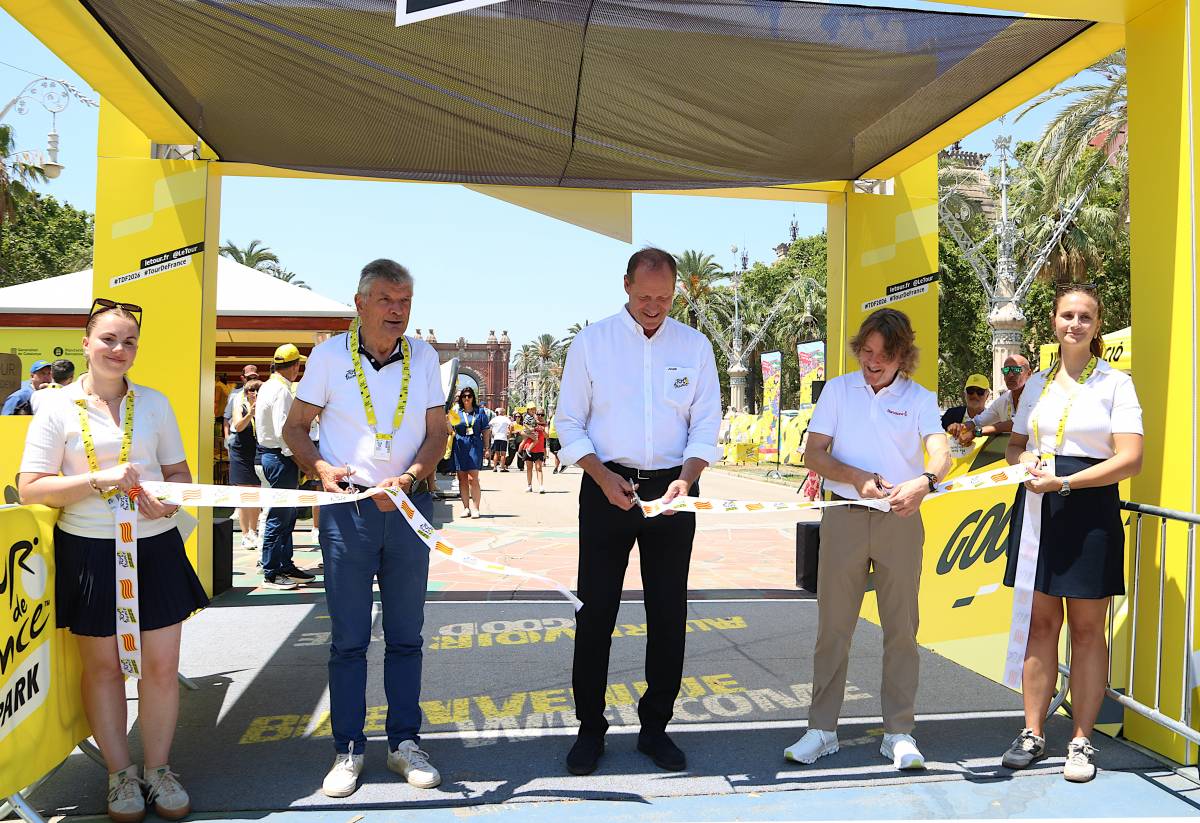 El Tour comença a pedalar a Barcelona amb l'obertura del Fan Park