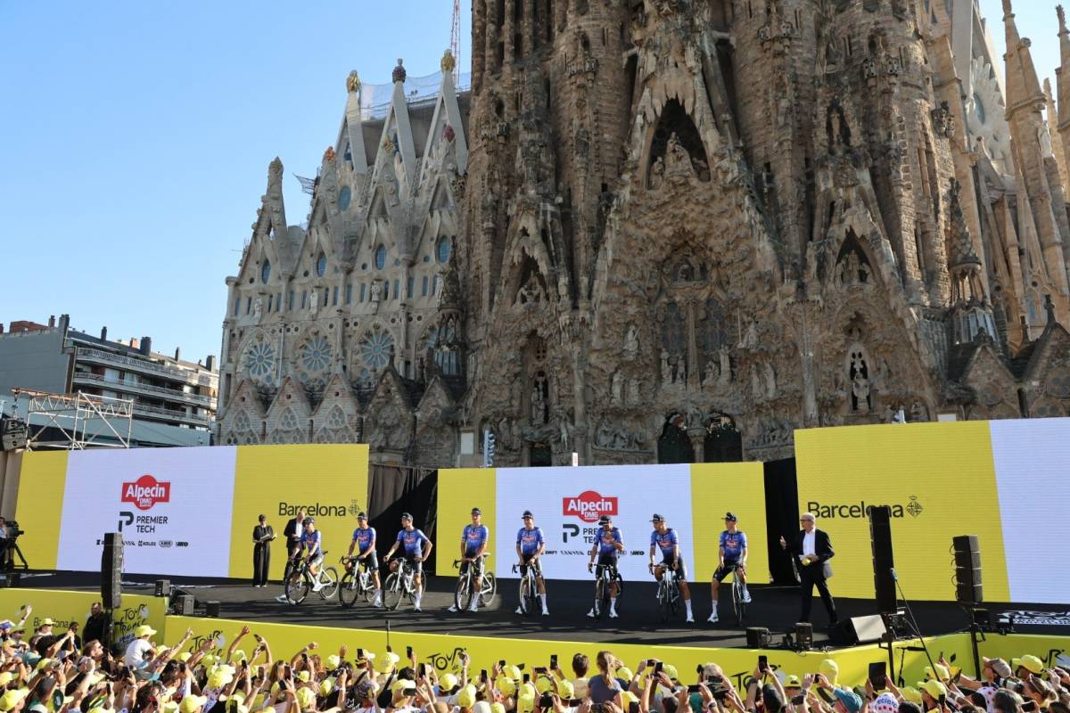 El Tour allarga l'anunci internacional de la Sagrada Família
