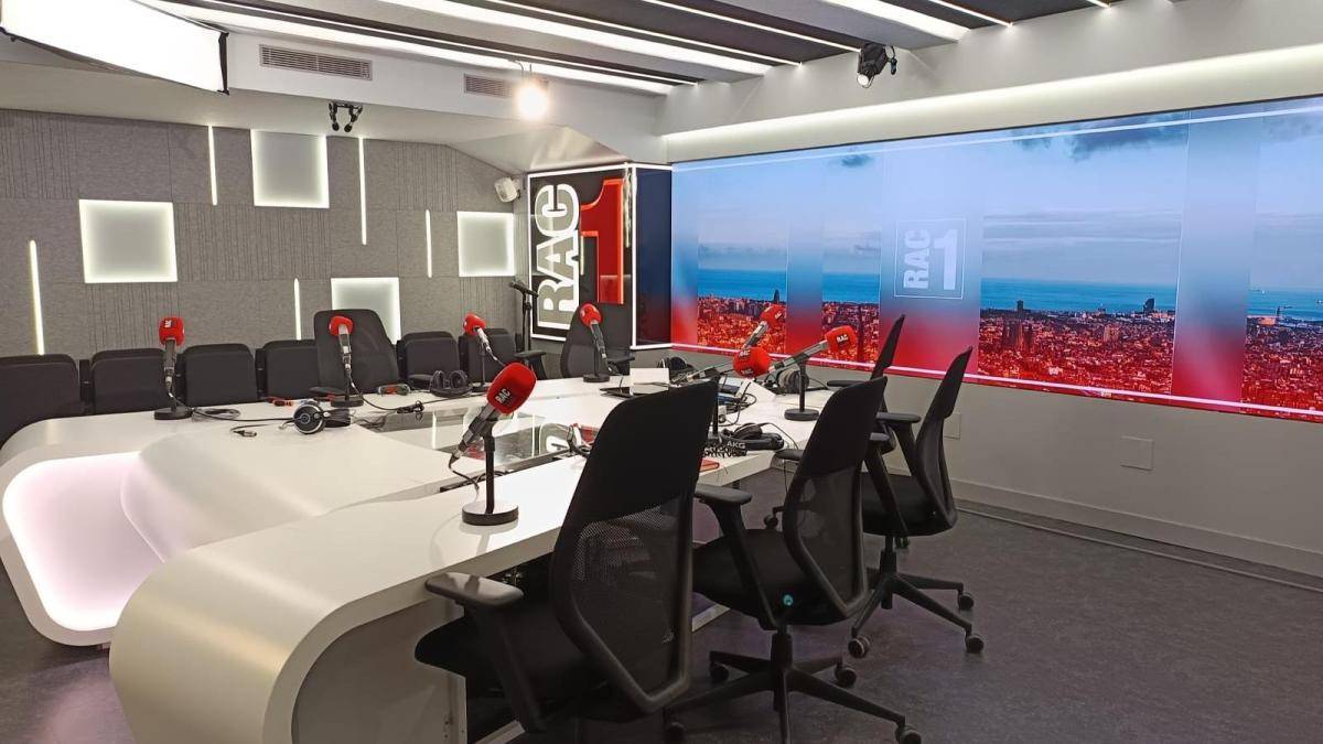 Dos periodistes de RAC1 denuncien abusos policials en directe amb Jordi Basté: «Em sento víctima d'una vulneració de drets»