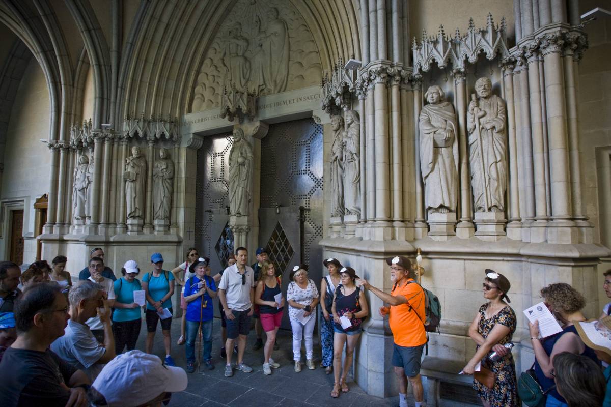 Una ruta per conèixer la Terrassa medieval a través dels ulls d`un pelegrí - Nebridi Aróztegui Una ruta per conèixer la Terrassa medieval a través dels ulls d`un pelegrí