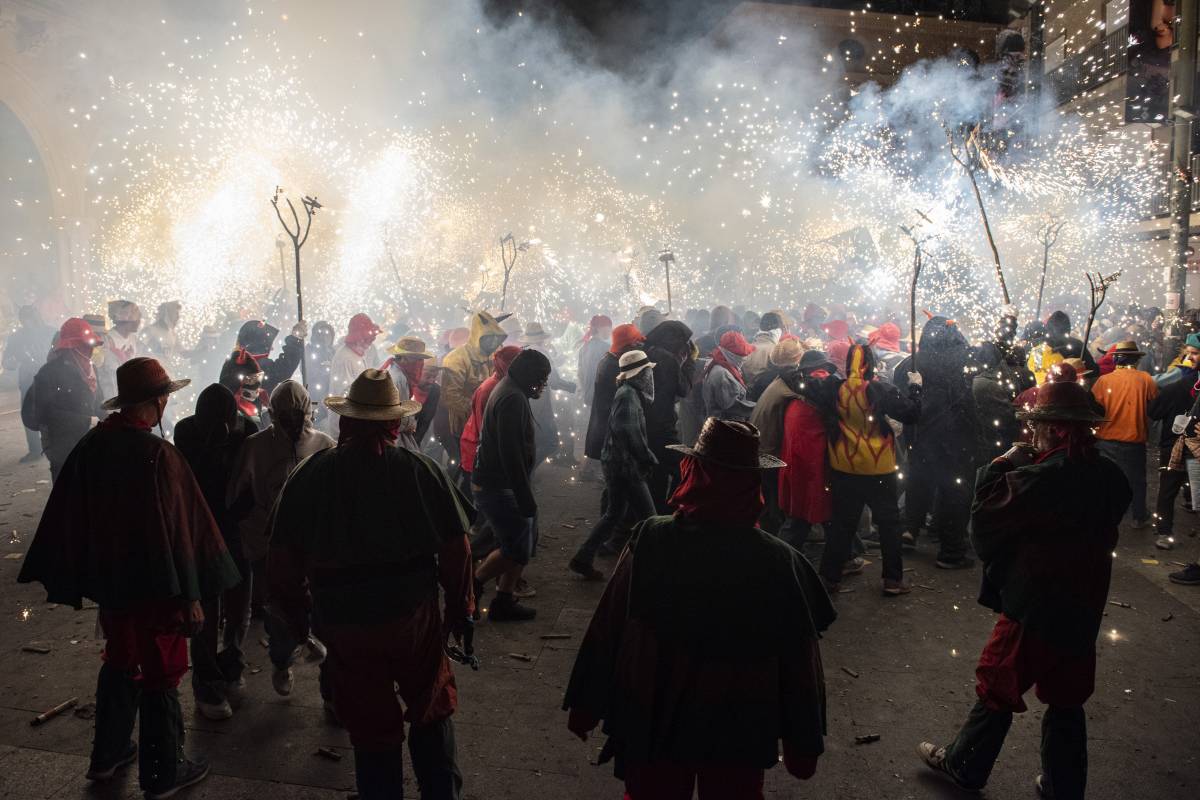 FOTOS | Foc, espurnes i soroll al Raval Infernal de Terrassa