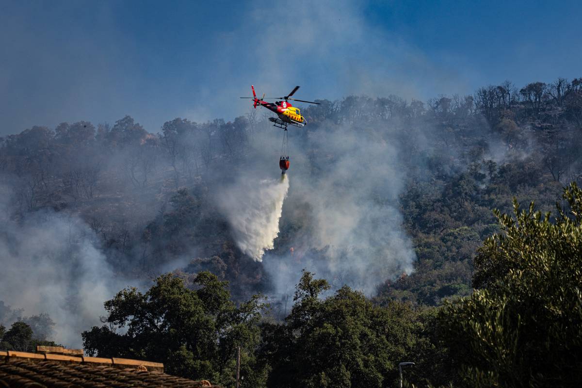 Protecció Civil ordena nous confinaments per l'incendi de l'Empordà