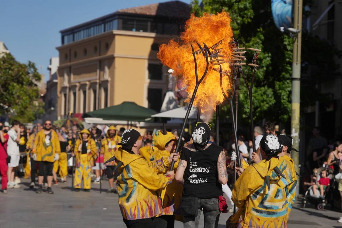 El foc ha tingut el seu protagonisme a la Cercavila - Nebridi Aróztegui