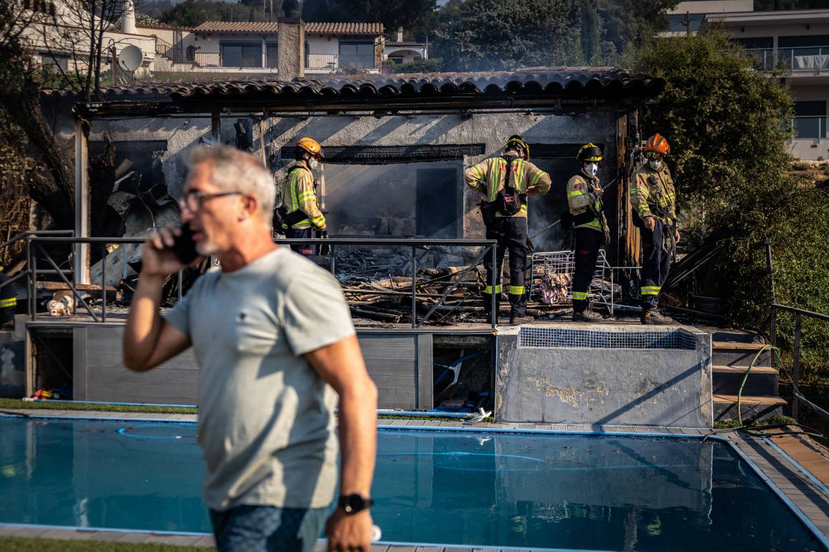 Almenys 16 cases cremades: totes les afectacions materials per l'incendi de les Gavarres