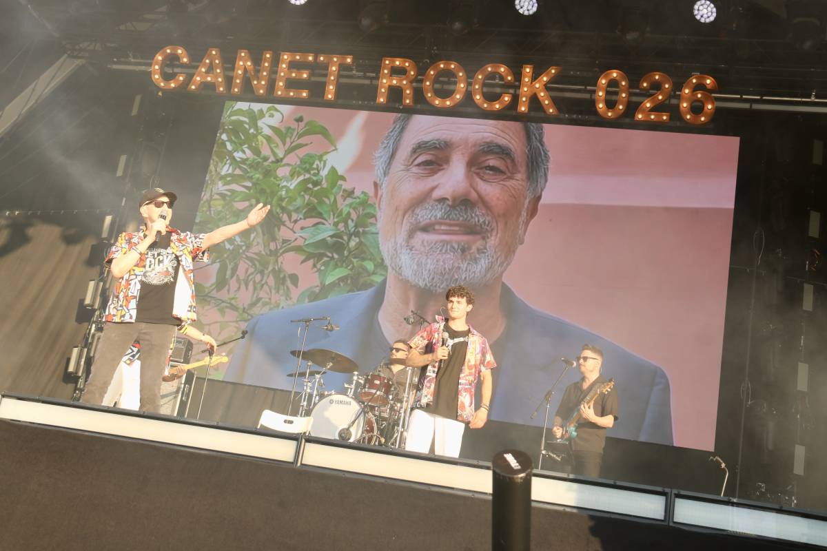 Josep Maria Mainat homenatja Toni Cruz al Canet Rock - ACN Josep Maria Mainat homenatja Toni Cruz al Canet Rock