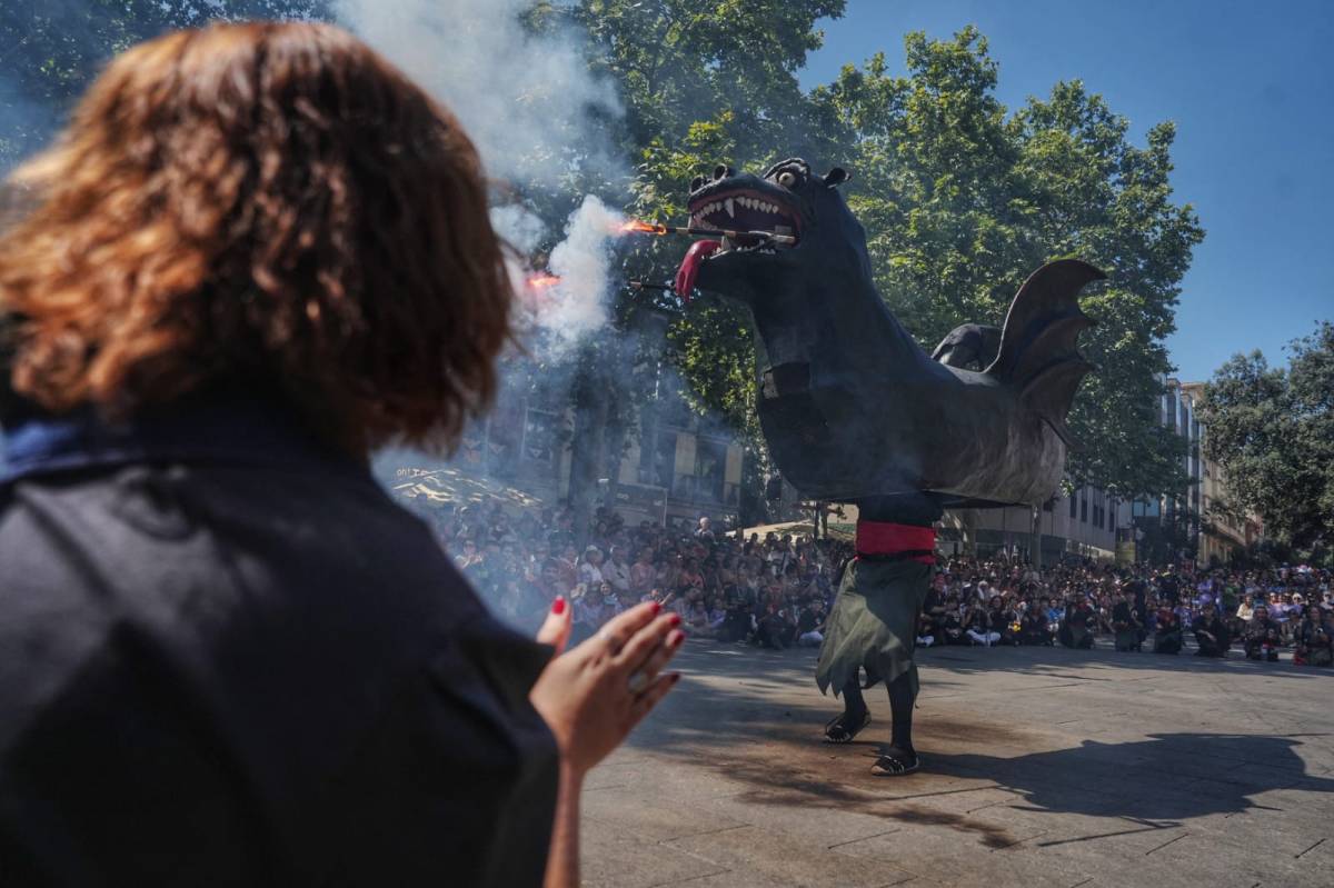El Drac també s`ha exhibit a la Plaça Vella - Nebridi Aróztegui El Drac també s`ha exhibit a la Plaça Vella