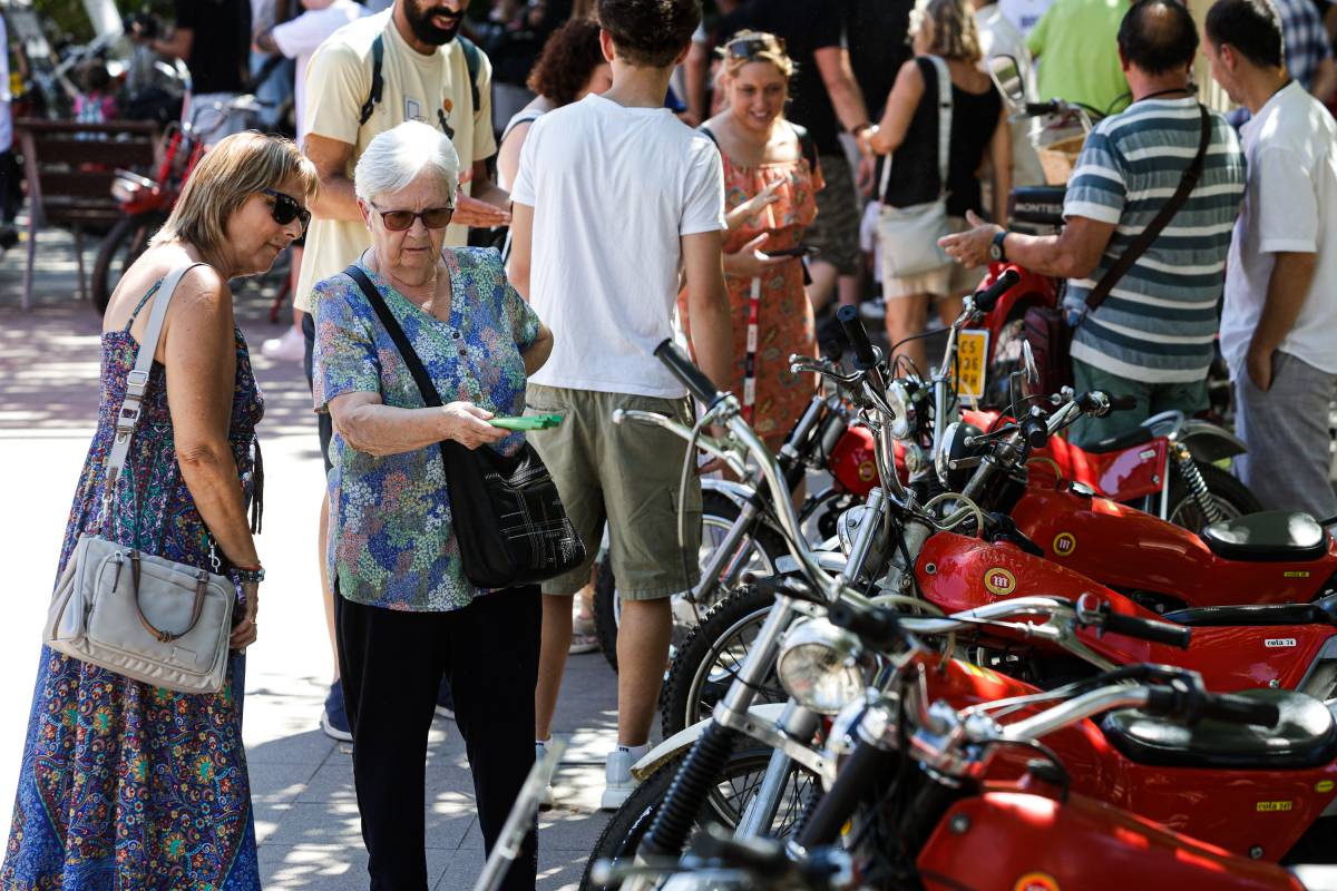 FOTOS | Motos antigues de Montesa per Festa Major