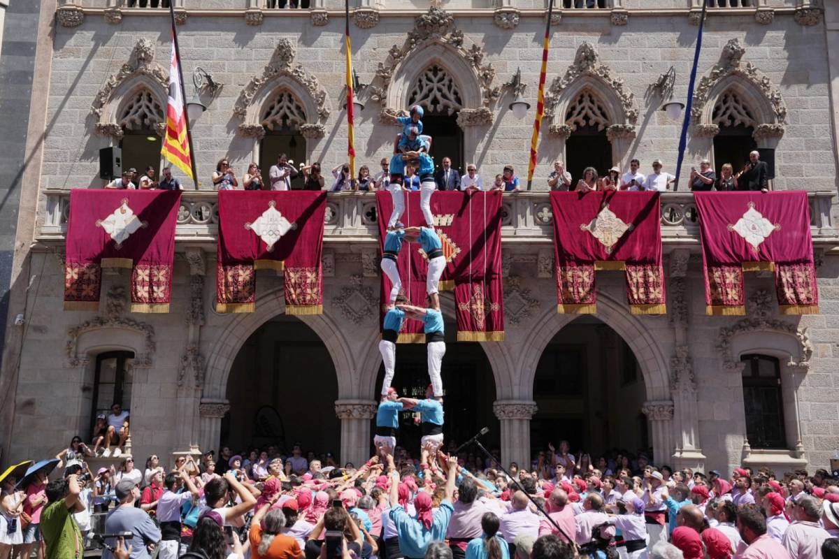 Amb aquest 2 de 7, els Castellers han començat la Diada - Nebridi Aróztegui Amb aquest 2 de 7, els Castellers han començat la Diada