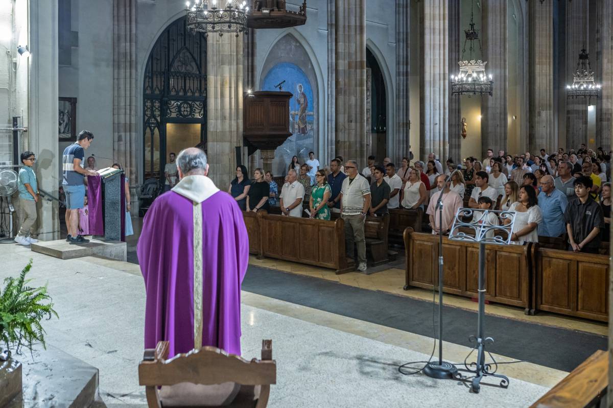 Missa a Sant Fèlix en record de les víctimes dels terratrèmols que van colpejar Veneçuela - JUANMA PELÁEZ Missa a Sant Fèlix en record de les víctimes dels terratrèmols que van colpejar Veneçuela