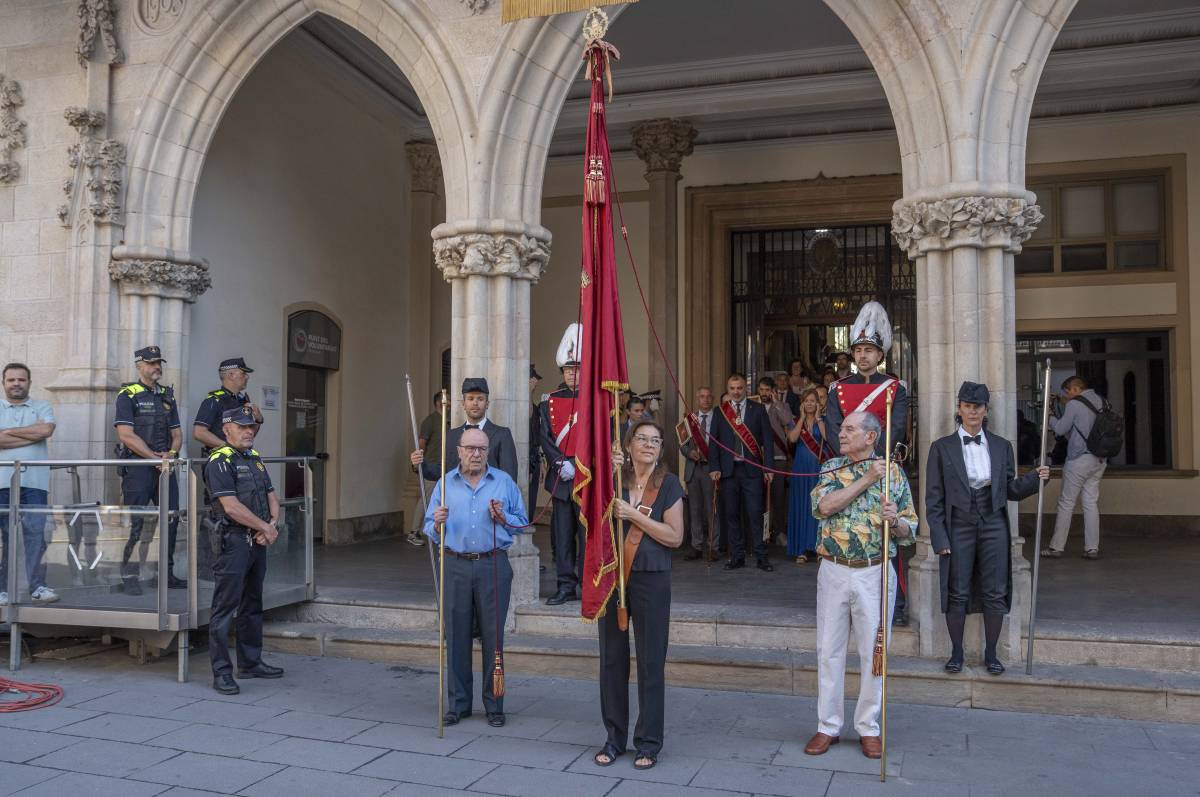 FOTOS | Seguici d'autoritats i ofici solemne de Festa Major