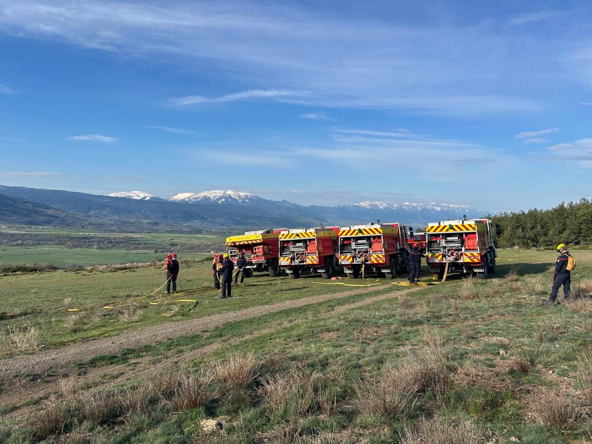 Incendi a la Catalunya Nord: dos ferits molt greus i 10.000 desallotjats