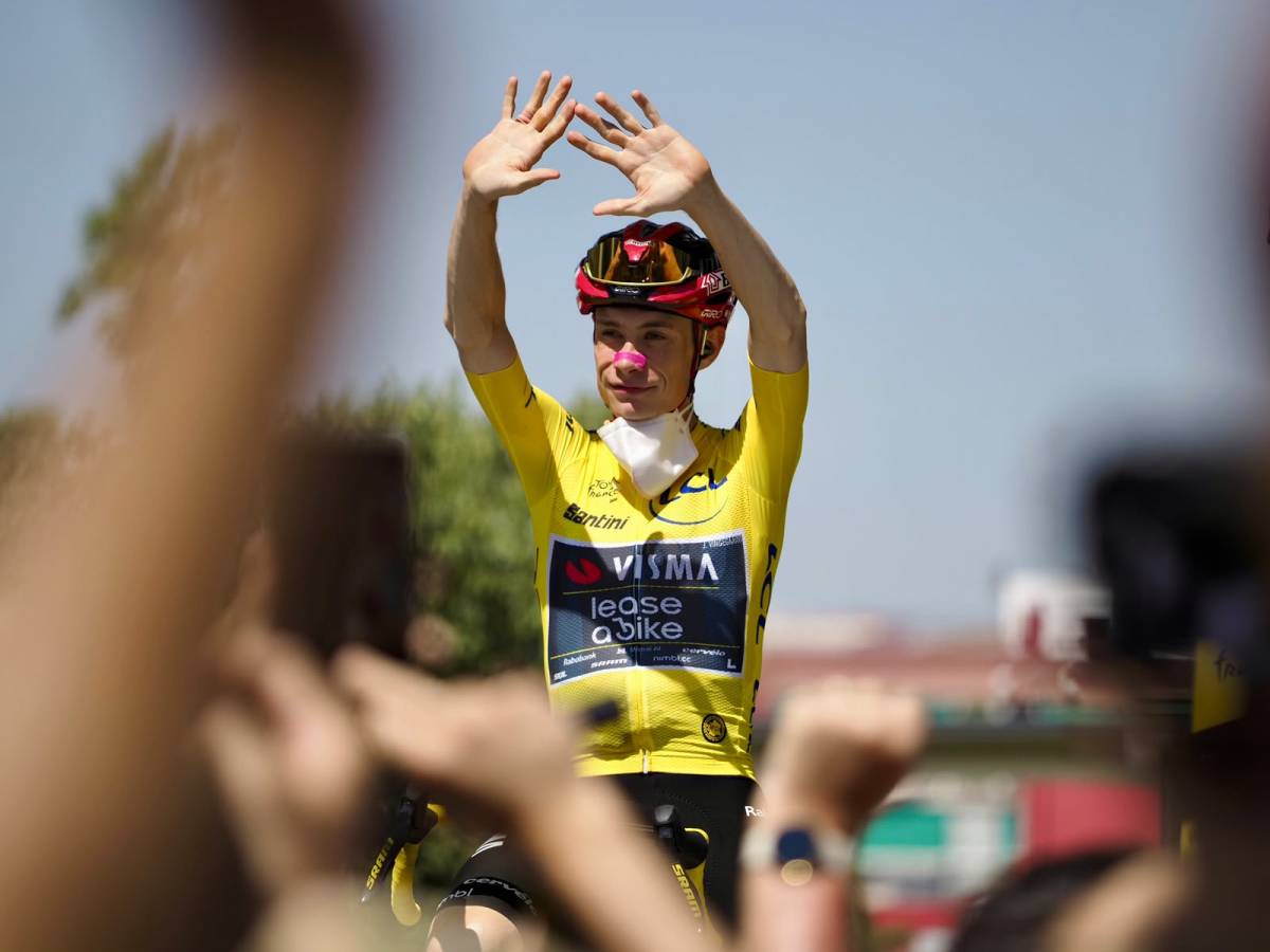 Jonas Vingegaard amb mascareta al Tour. - Arnau Colomé Jonas Vingegaard amb mascareta al Tour.