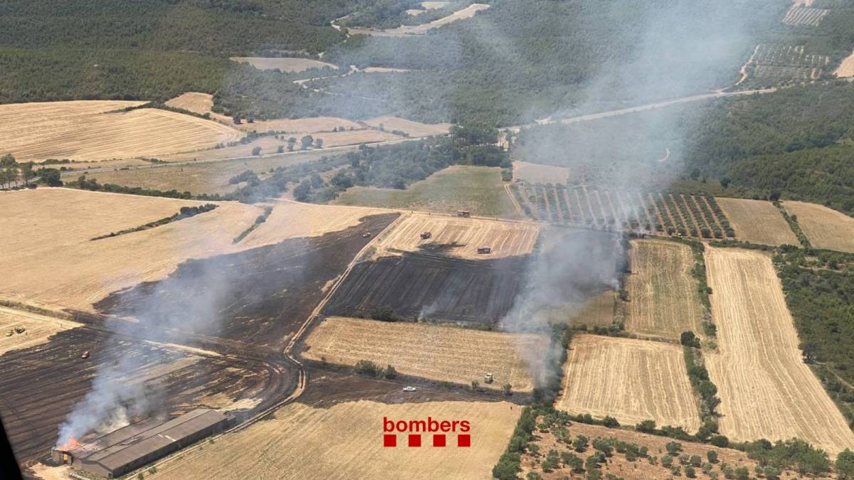 Un nou incendi a l'Alt Empordà crema una granja