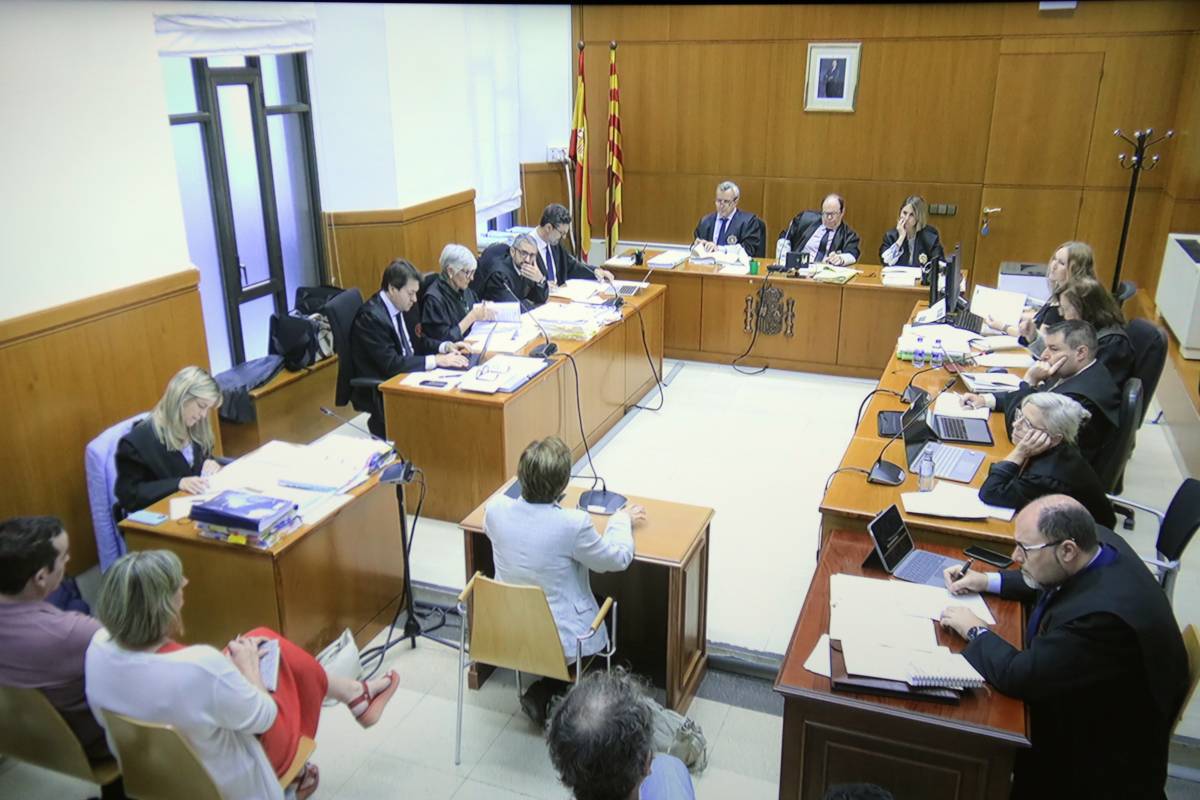 Carmen Cabezas desvincula Argimon del retard en les vacunes dels policies espanyols