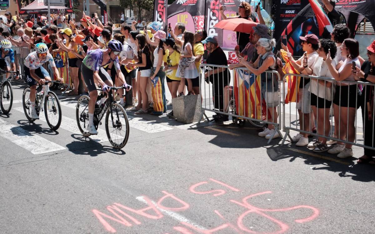 Vic vibra amb el pas del Tour de França 2026. - Oriol Clavera Vic vibra amb el pas del Tour de França 2026.