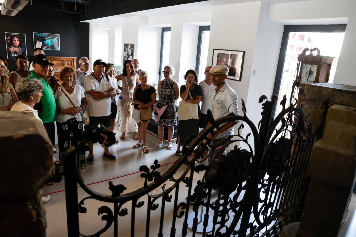 Aquesta és la reixa del cementiri utilizat a  - Lluís Clotet