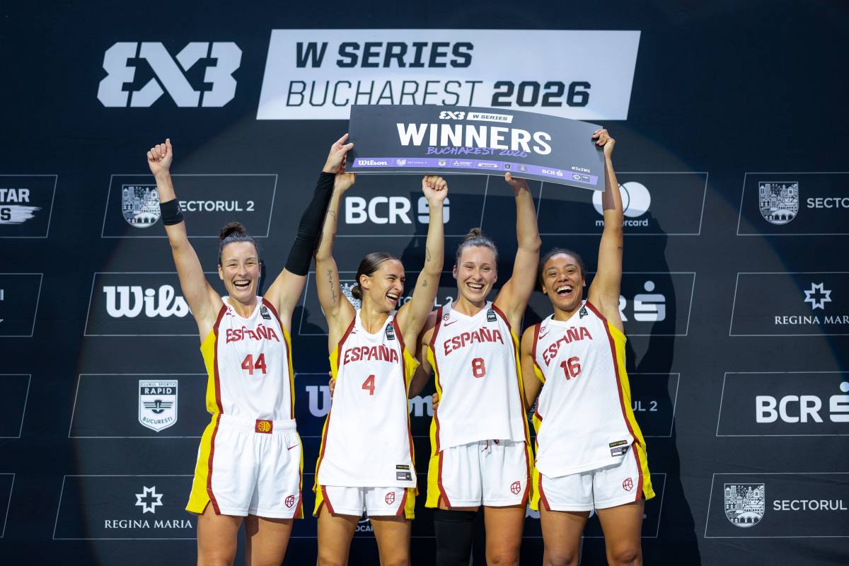 Helena Oma, campiona del torneig de bàsquet 3x3 de Bucarest