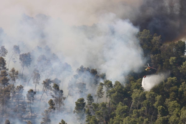 VÍDEO | L’incendi forestal de Sentmenat continua sense control 