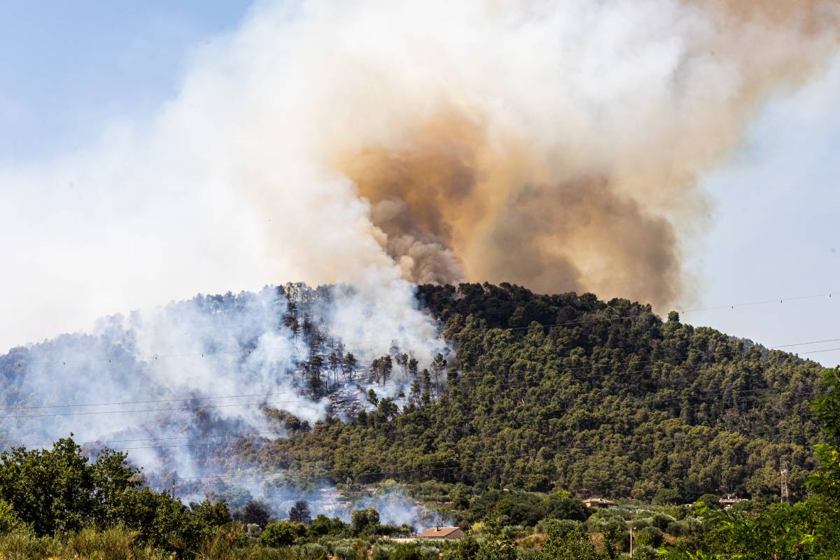 Incendi forestal a Sentmenat - Juanma Peláez Incendi forestal a Sentmenat