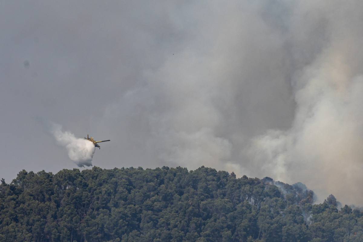Incendi forestal a Sentmenat - Juanma Peláez Incendi forestal a Sentmenat