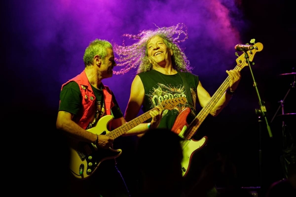 Centenars d’espectadors connecten amb la Moguda Rock