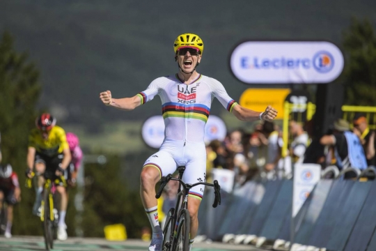 Tadej Pogačar regna a la tercera etapa del Tour més català