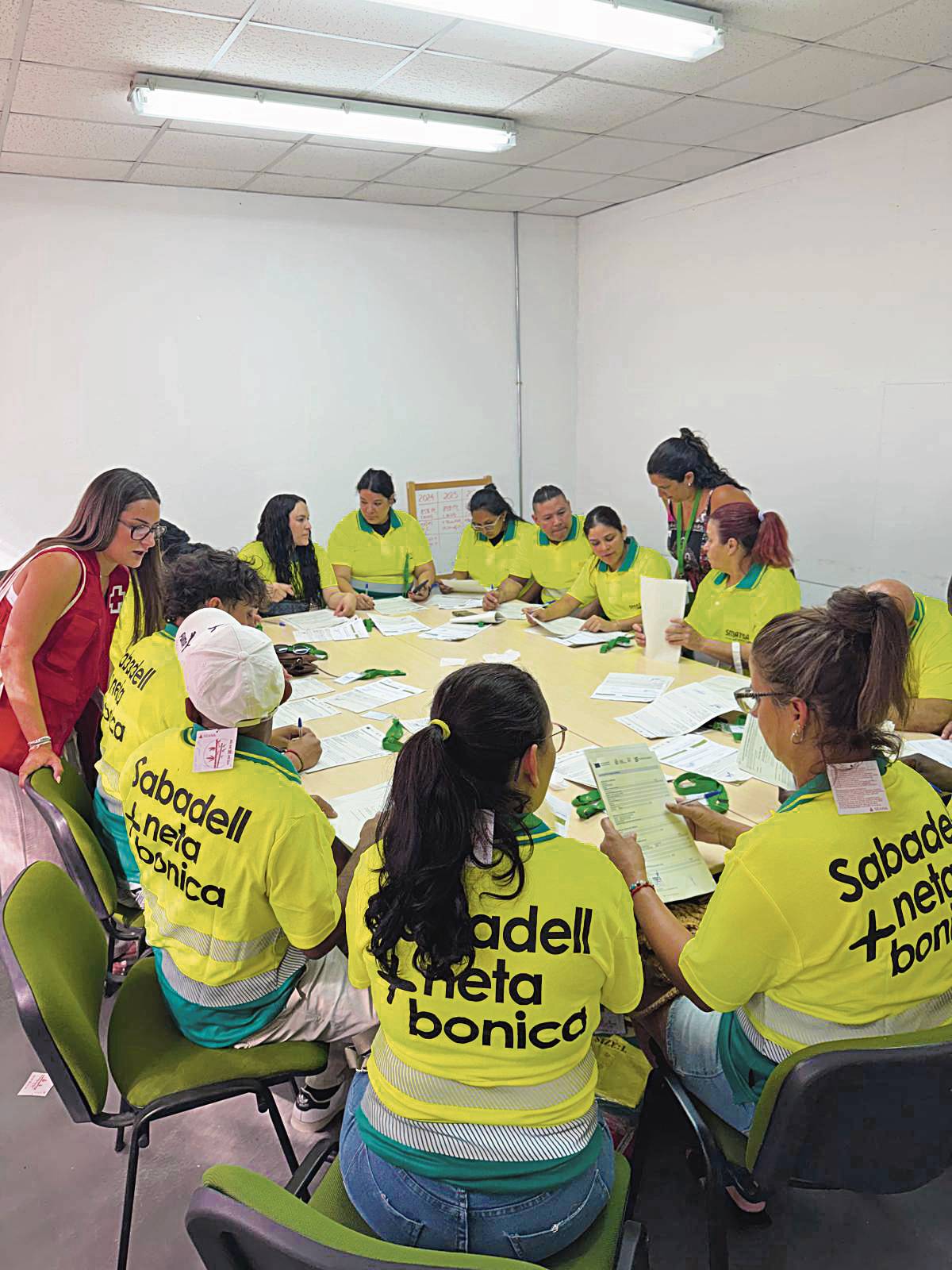 Acord per a la inserció laboral de 40 persones a l’estiu