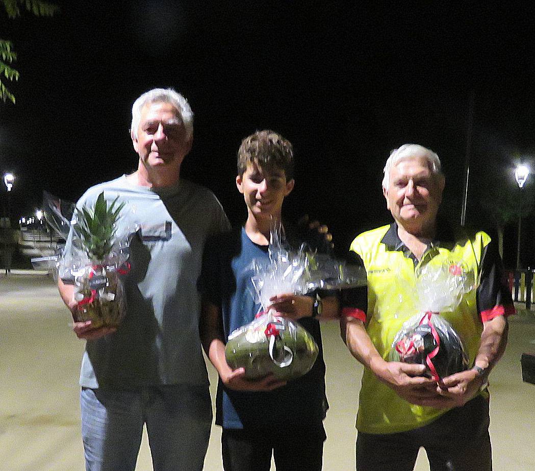El Club de Bitlles Olius celebra la tradicional Tirada Nocturna