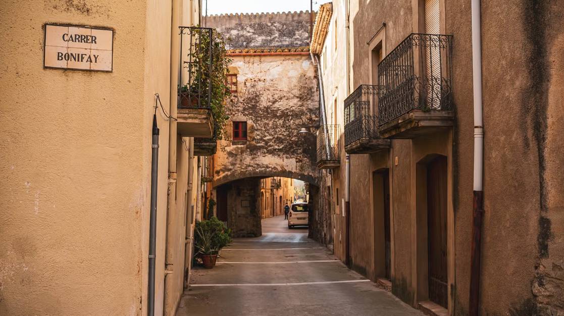 Aquest és el municipi amb el nom més llarg de Catalunya: té 37 lletres