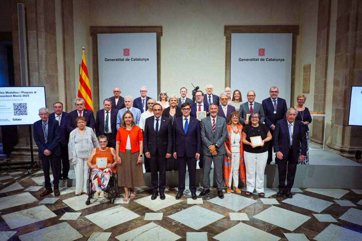 Ramon Comellas rep la Medalla al Treball President Macià 