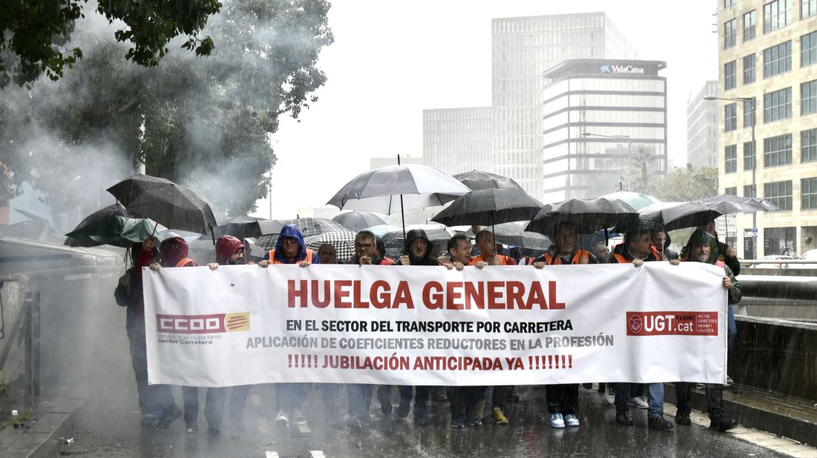 Els conductors d'autobús busquen la jubilació als 60 anys: vaga i protestes