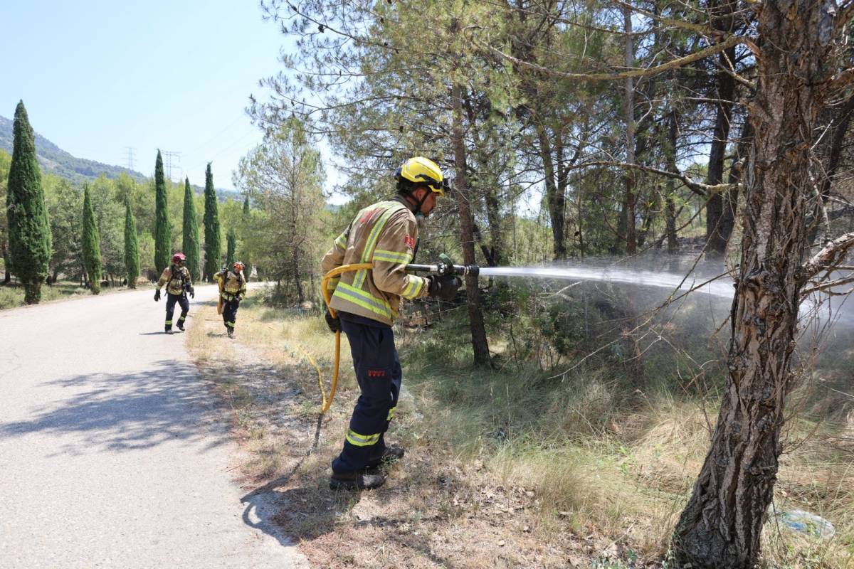 Els Bombers superen la fase més crítica de l'onada d'incendis