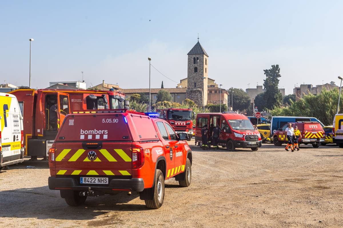 Desconfinen cinc de les set urbanitzacions afectades pel foc de Sentmenat