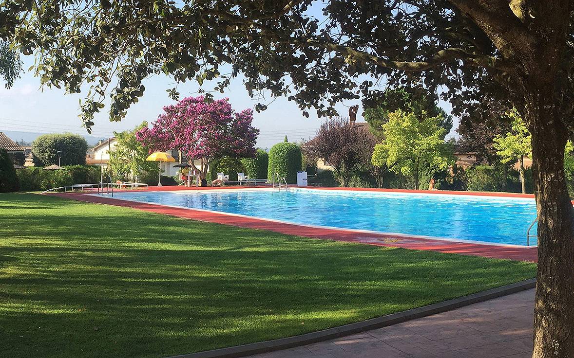 Piscina municipal de Sant Julià de Vilatorta. - Aj. Sant Julià Piscina municipal de Sant Julià de Vilatorta.