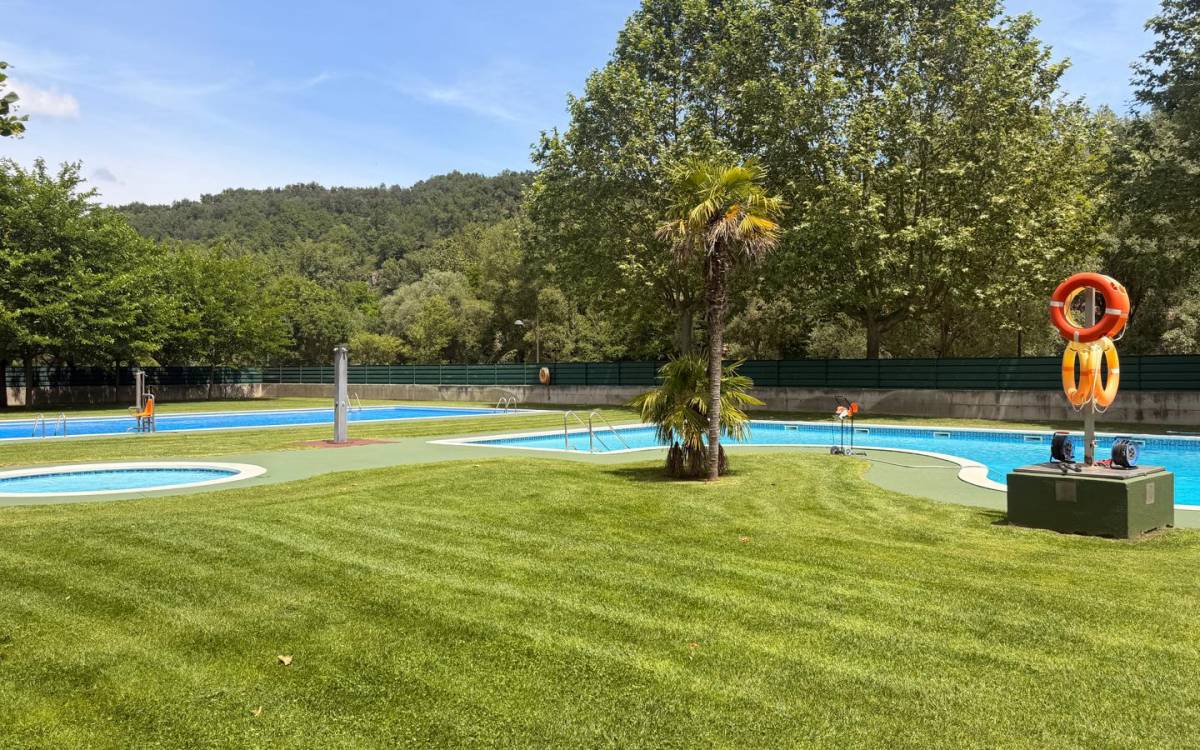 Piscina municipal de Montesquiu. - Aj. Montesquiu Piscina municipal de Montesquiu.