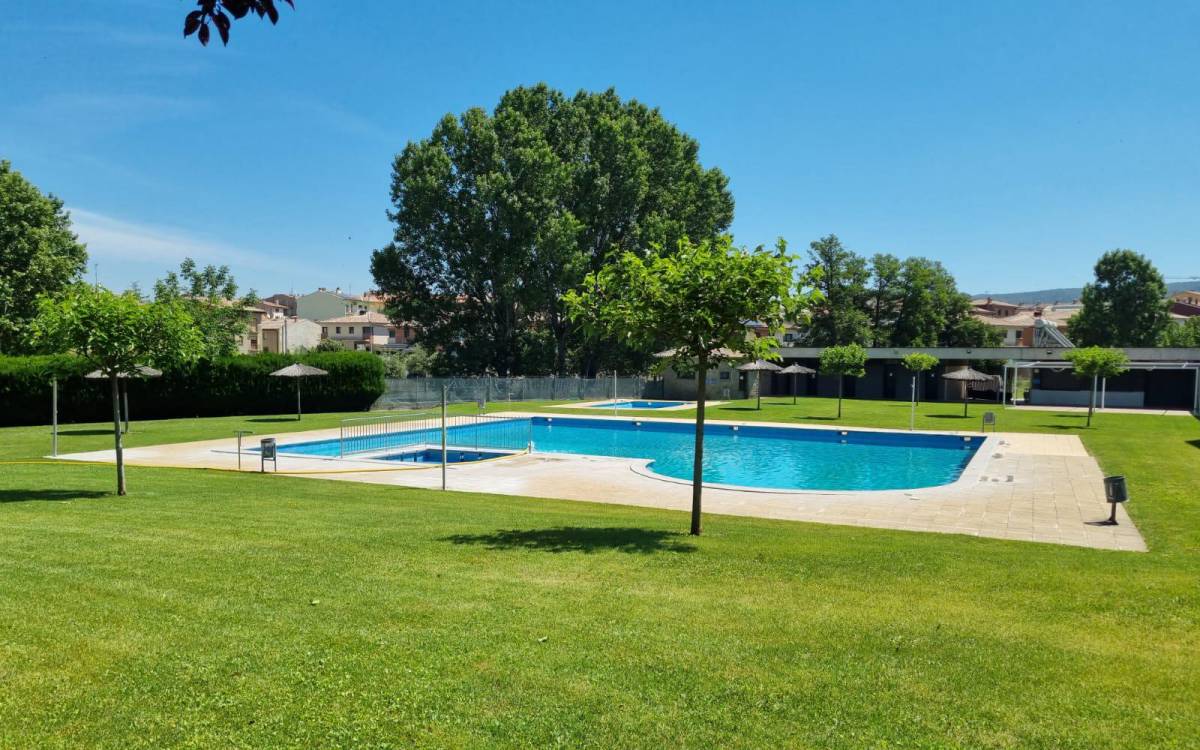 Piscina municipal de Folgueroles. - Aj. Folgueroles Piscina municipal de Folgueroles.
