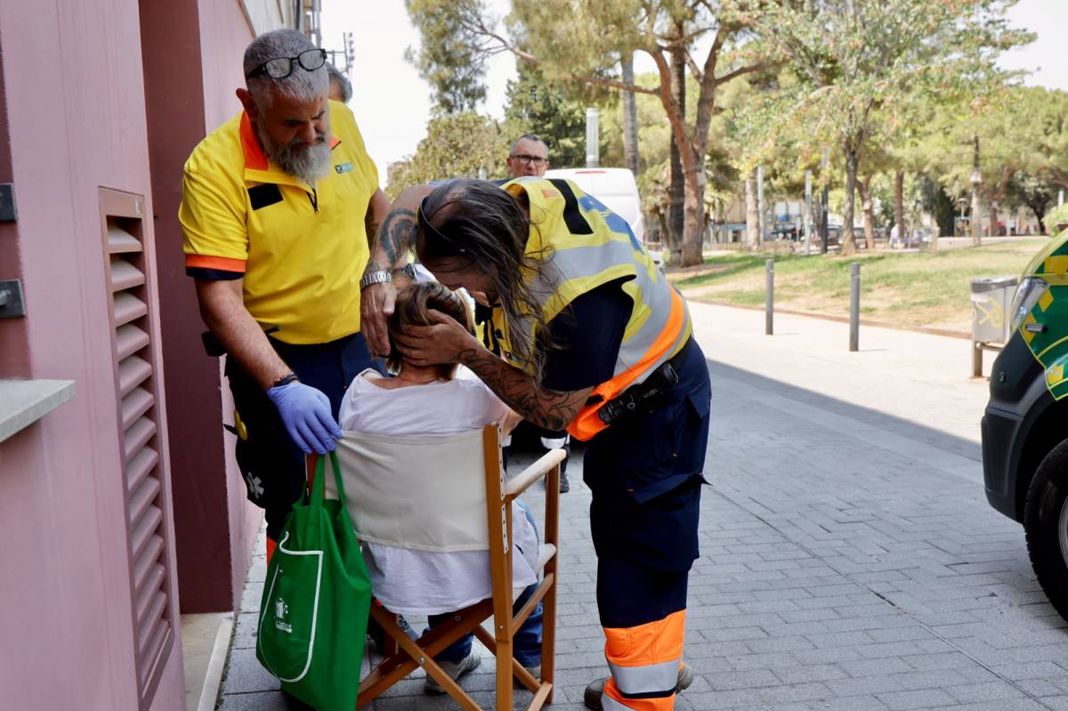 Ferida una dona després de patir una estrebada per robar-li la cadena al Centre de Sabadell