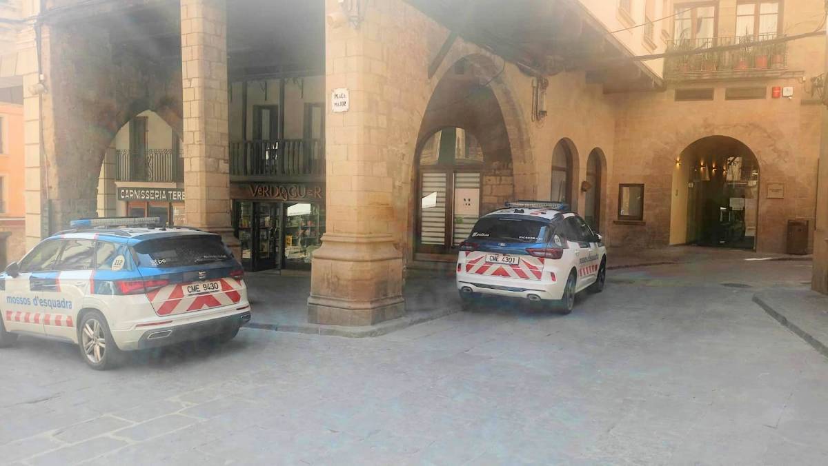 Tres arrestats per un robatori amb força a un club de golf de Lladurs