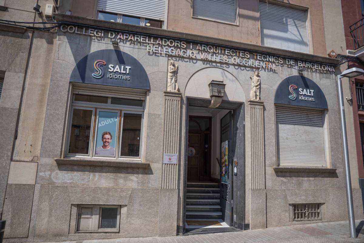 Salt Idiomes Centre, al carrer de Sant Francesc - NEBRIDI ARÓZTEGUI Salt Idiomes Centre, al carrer de Sant Francesc
