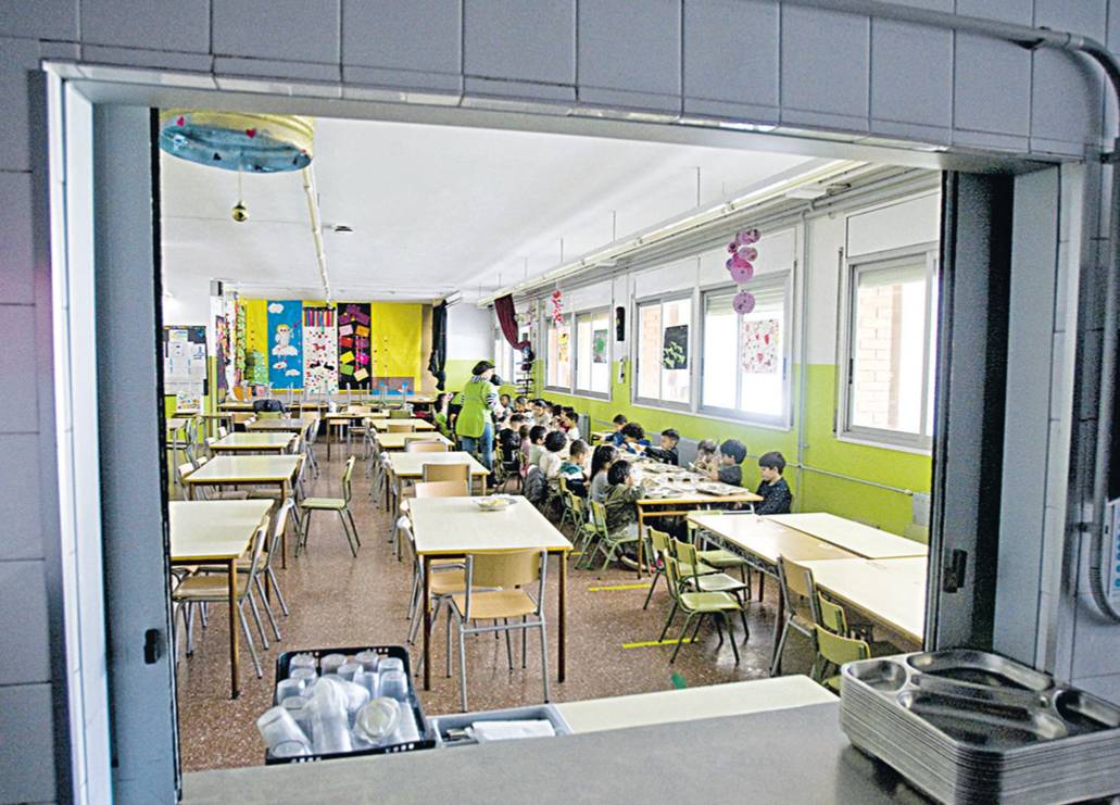 Els ajuts de menjador baixen un 7,9% tot i l’augment de la demanda