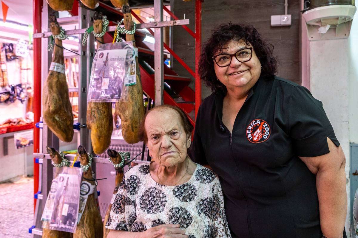 Inma Ortiz acompanyada de la seva mare, Rafaela Téllez - JUANMA PELÁEZ Inma Ortiz acompanyada de la seva mare, Rafaela Téllez