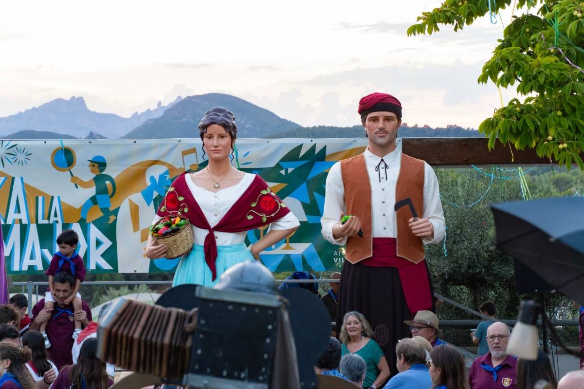 Viladecavalls ja té els seus Gegants