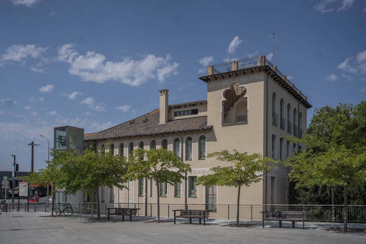 Casa Baumann on es rehabilitaran balcons i façanes - Nebridi Aróztegui Casa Baumann on es rehabilitaran balcons i façanes