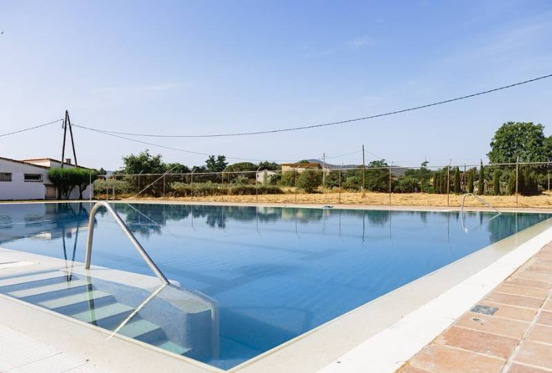 Mor una dona de 79 anys en una piscina privada d'una urbanització de Llagostera